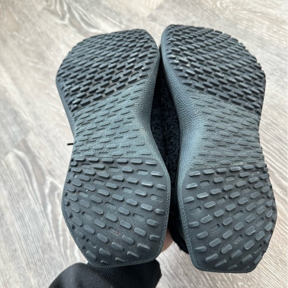 Allbirds Women's Wool Dasher Fluffs sneakers, athletic, athleisure, gym friendly - Picture 6 of 12